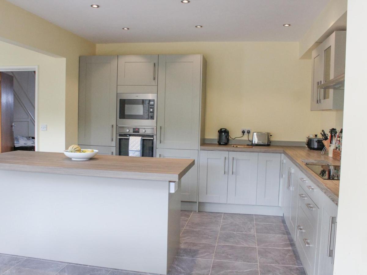 Spacious Family Home Close To Llandeilo Extérieur photo